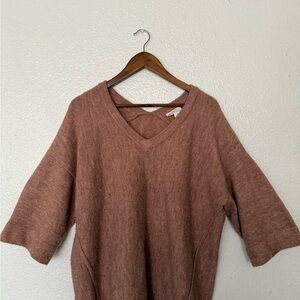 LOFT Women's V-Neck Sweater - Tan size M